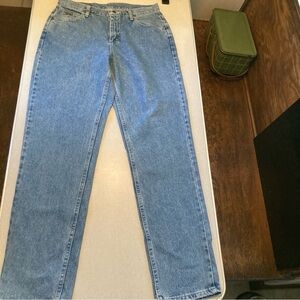 Riders, Women’s Size 12 L, 100% cotton, blue jeans. Machine wash.